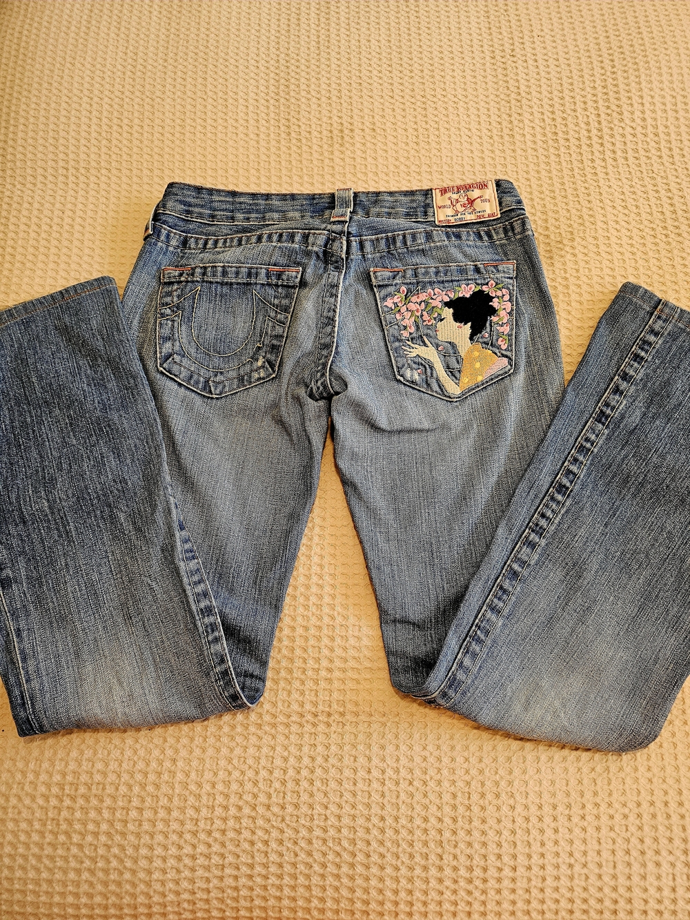 True Religion Geisha Embroidered Y2K Jeans – Rare Vintage | Size 27 - Picture 4 of 9